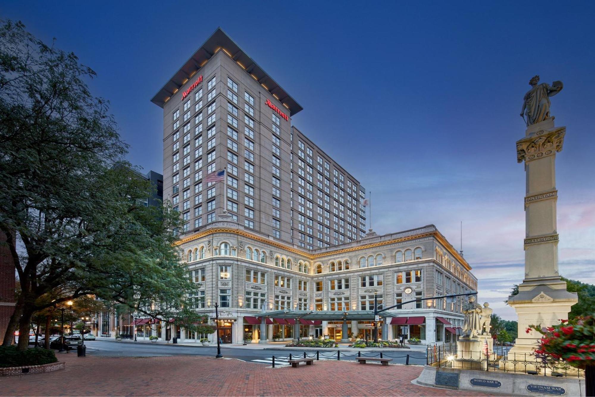 Lancaster Marriott At Penn Square Hotel Exterior foto